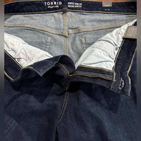 NWOT Torrid perfect wide legs vintage stretch jeans size 16T - Picture 7 of 10